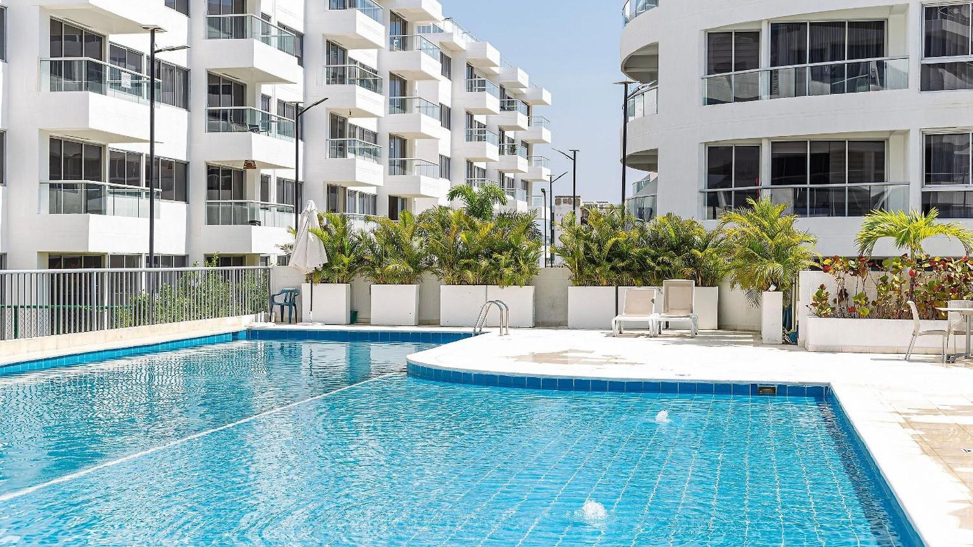 Moderno En Serena Del Mar Con Balcón. Ideal Familias Y Grupos