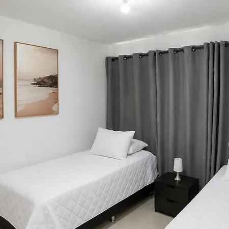 Moderno En Serena Del Mar Con Balcón. Ideal Familias Y Grupos Apartamento *