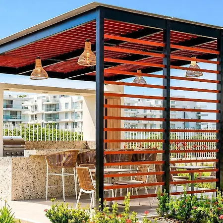 Moderno En Serena Del Mar Con Balcón. Ideal Familias Y Grupos Cartagena