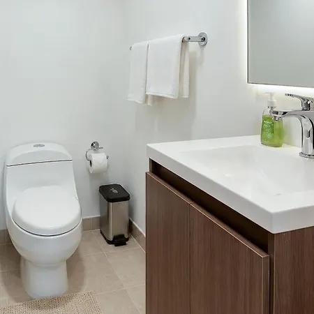 Moderno En Serena Del Mar Con Balcón. Ideal Familias Y Grupos *